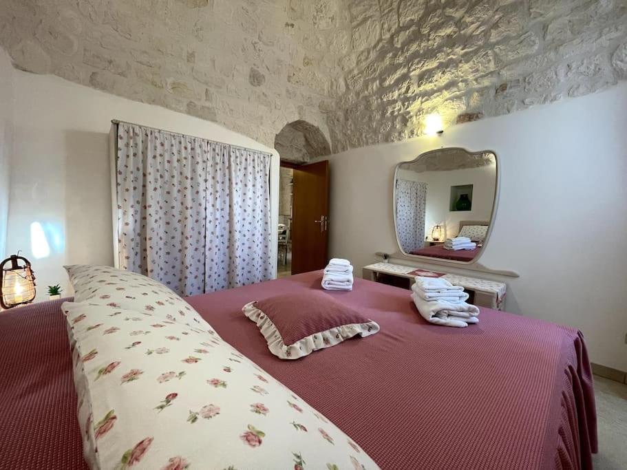 Valle D'Itria Trullo Sovrano Sul Monte Cisternino Exterior photo