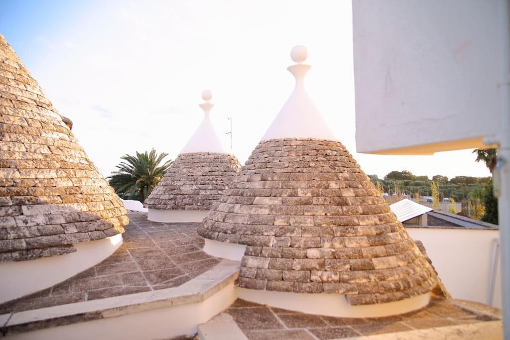 Valle D'Itria Trullo Sovrano Sul Monte Cisternino Exterior photo