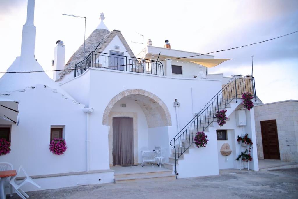 Valle D'Itria Trullo Sovrano Sul Monte Cisternino Exterior photo